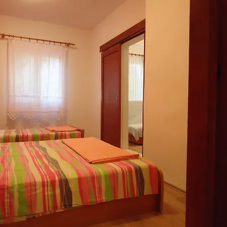 Guest house Atlija Biograd Na Moru
