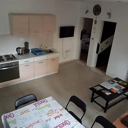 Guest house Atlija 3*